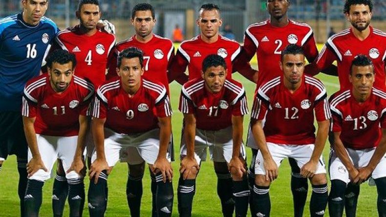 الفراعنة يهاجمون السنغاليين بسبب تفضيلهم لـ”محاربي الصحراء”