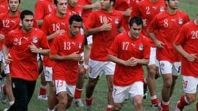 شحاتة يشحن لاعبيه ويطالبهم بالفوز على رواندا