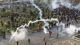 مصر تشتعل وتهتز تحت أقدام مبارك‬