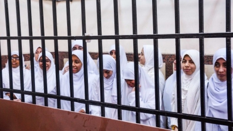 استئناف الأحكام بحق 21 امرأة وفتاة من مناصري “الأخوان” في 7 ديسمبر