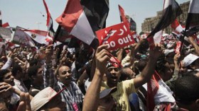 خصوم مرسي يمهلونه حتى الثلاثاء للتنحي