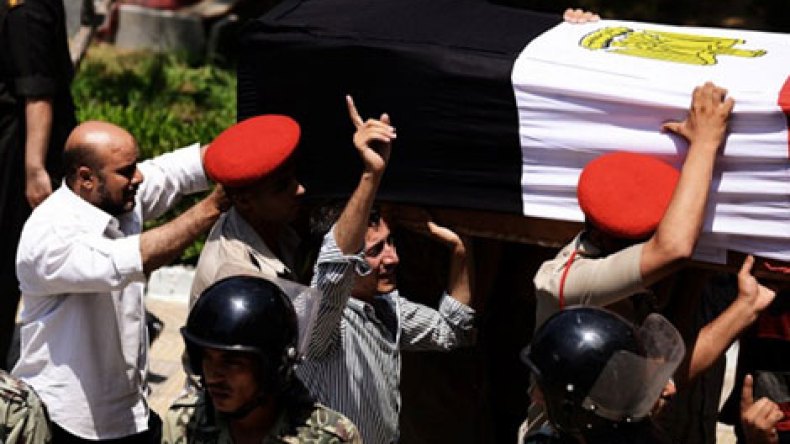 مقتل عشرة جنود مصريين في تفجير في مدينة العريش