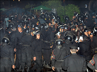 Paranoid Egyptians call for sending paratroopers to protect their fans in Angola