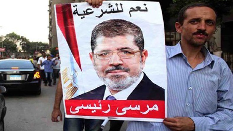 جرحى في اشتباكات بين أنصار مرسي ومعارضيه في جامعة “عين شمس”