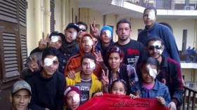مصابو الثورة يعتصمون امام منزل مرسي