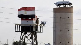 مقتل جندي مصري وإصابة 4 في انفجار عبوة برفح الحدودية