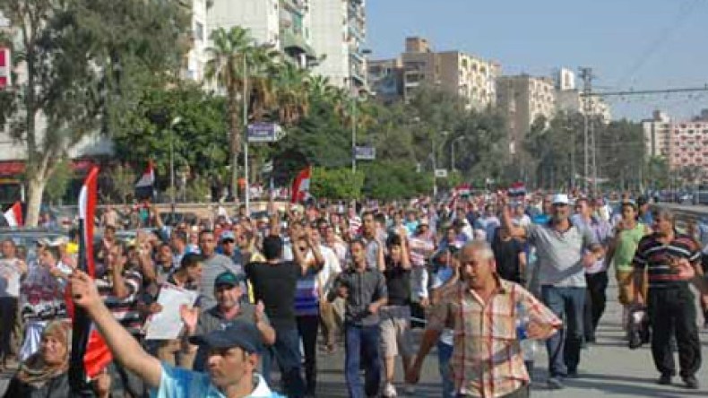 مصر: إيكال النظام الانتخابي للرئيس المؤقت وبان كي مون يندد بقانون منع التظاهر