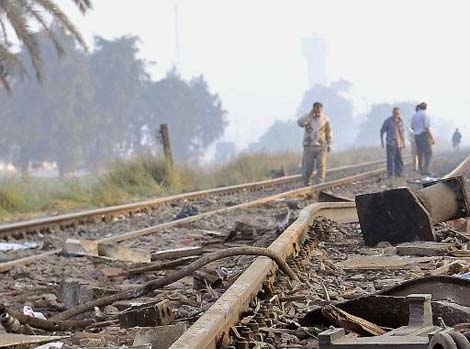 Egypte: l'armée désamorce une bombe sur une voie ferrée