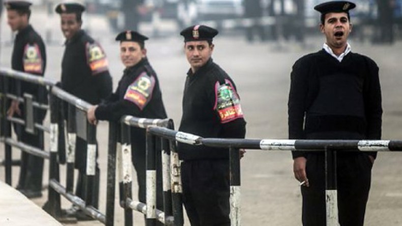قتيل وأربعة جرحى في اشتباكات بين مسلمين ومسيحيين في مصر