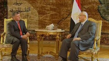 Le roi de Jordanie au Caire, lancement de la révision constitutionnelle