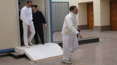 Égypte : nouveau procès pour corruption pour les fils Moubarak le 9 juillet