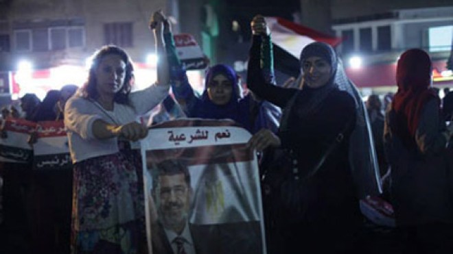 وفود دبلوماسية إلى مصر والسيسي يشرع في تنازلات لصالح الإخوان