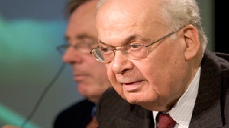 سليم الحص سيتولى رفع الدعاوى القضائية ضدّ إسرائيل