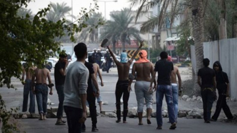 البحرين: جرحى وإعتقالات في مواجهة بين متظاهرين وقوات الأمن