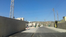 الحفر والمطبات تشوهان طرقات وشوارع بلدية المغير