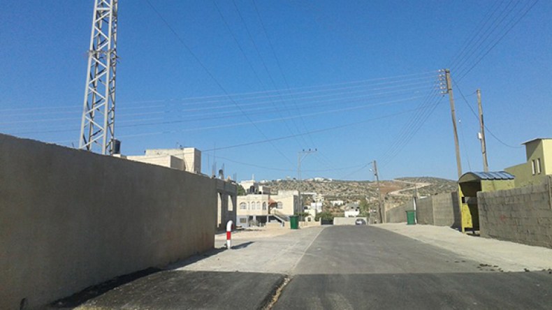 الحفر والمطبات تشوهان طرقات وشوارع بلدية المغير
