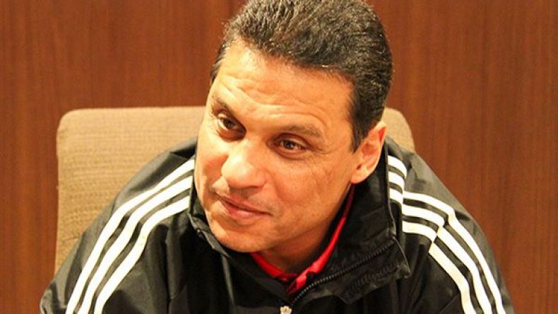 البدري طبيبا نفسيا لتخفيف الضغط عن لاعبيه قبل لقاء “الخضر”