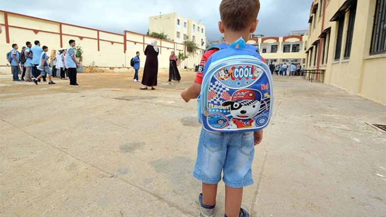 “لونباف” تشل المدارس وتُلوِّح بإضراب مفتوح