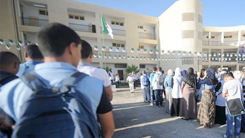 مدير تنفيذي ينهال بالضرب على تلميذ داخل متوسطة بغليزان