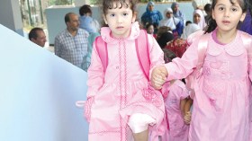 تلاميذ وأساتذة يُقاطعون الدراسة.. وأولياء يحتجون