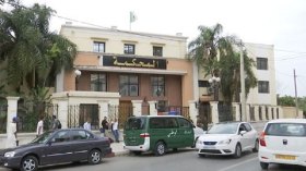 موظف بشركة استيراد السيارات يستولى على معدات قيمة!