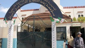 الترخيص بالزيارات العائلية للمساجين