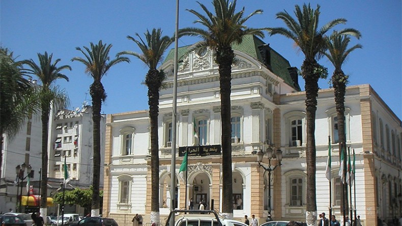 أمين عام بلدية الحراش في قلب الفضيحة.. ومحلات بومعطي بـ140 مليون!