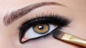 هل من الآمن استخدام الكحل العربي أثناء الحمل؟