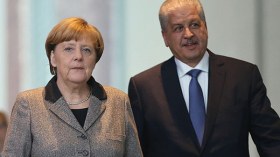 سلال يبحث مع ميركل ملف رعايا الجزائر في ألمانيا