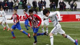 الإبن الثالث لزيدان يقهر أصاغر برشلونة