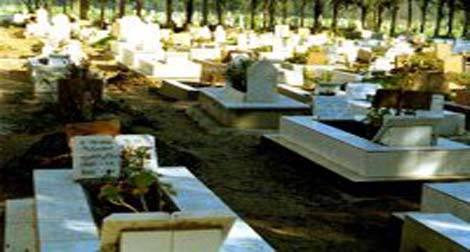 Opération d’entretien et d’embellissement des cimetières d’Alger