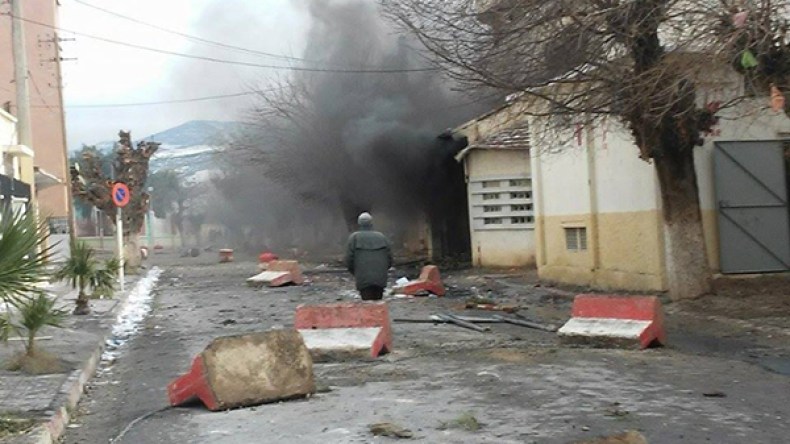 من يصنع اليأس؟