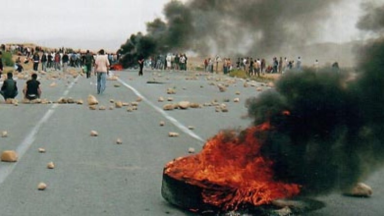 زرهوني يتهم أطرافا خارجية مجهولة بتحريك أعمال الشغب والتخريب بالجزائر