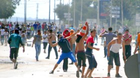 أطفال‭ ‬يستغلهم‭ ‬الكبار‭ ‬كوقود‭ ‬لإشعال‭ ‬فتيل‭ ‬الاحتجاجات