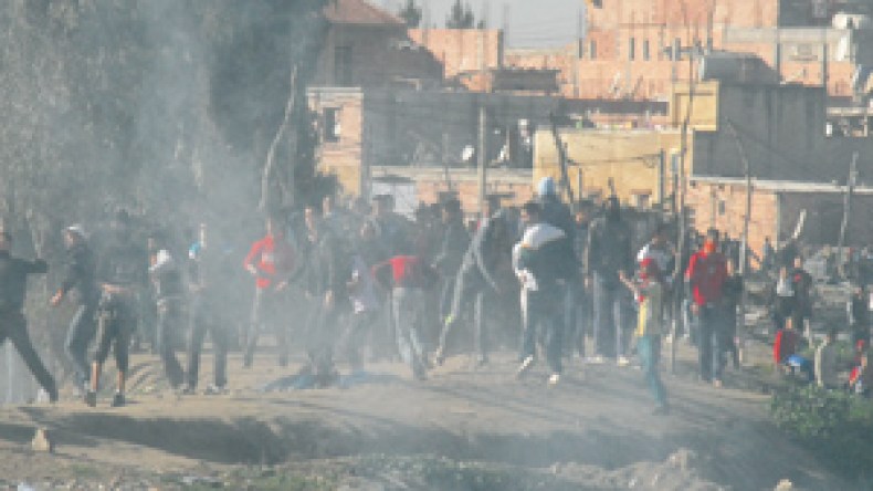 نقابة  العمال  المهنيين  تندد  بالتخريب  وتطالب  بتدخل  الحكومة  لكبح  الأسعار