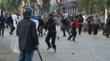 Des manifestations et des émeutes à Blida et à Alger pour protester contre la cherté de la vie