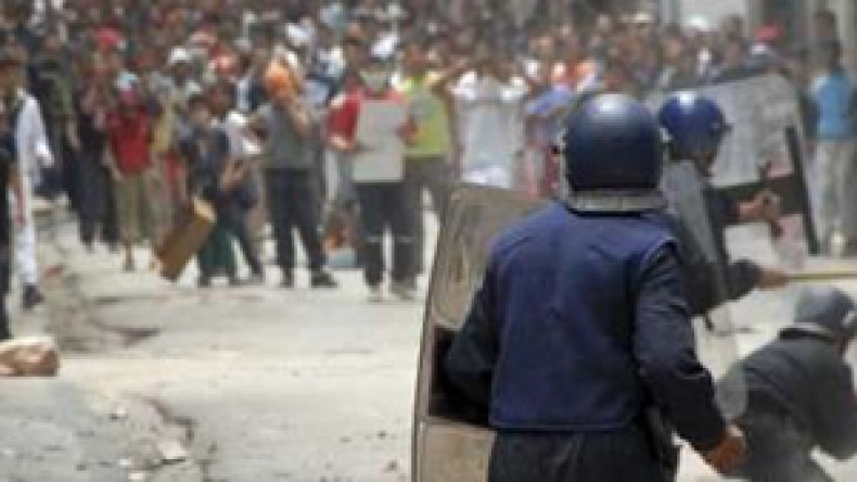 ستاندرد‭ ‬آند‭ ‬بورز‭:  ‬الجزائر‭ ‬أنفقت‮ ‬400‮ ‬مليون‮ ‬دولار‮ ‬لإخماد‮ ‬نيران‮ ‬الاحتجاجات