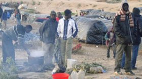 “حراڤة”  أفارقة يسلبون جزائريين أموالا بالملايير