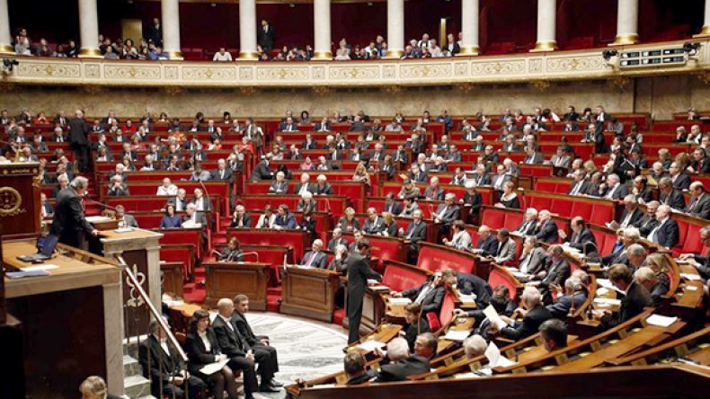 أول سؤال كتابي عن الجزائر لملف الحركى و”لاصاص”!