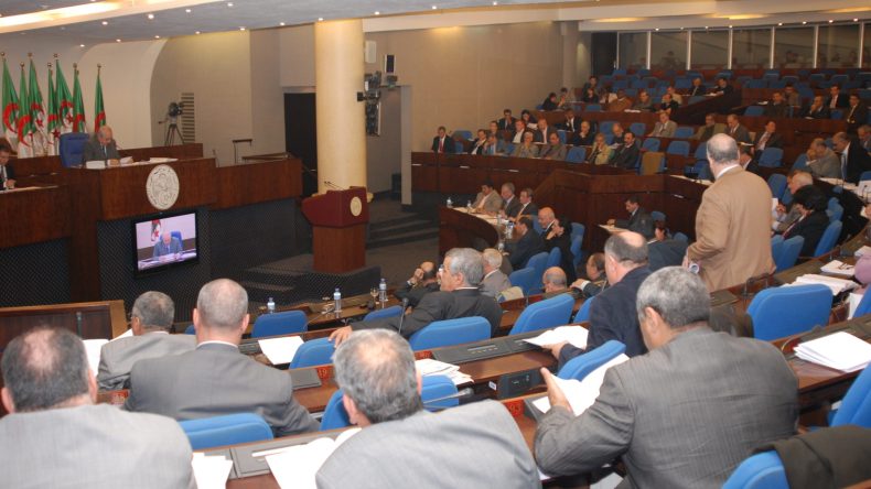 الحكومة ترغب في عرض المخطط قبل العيد