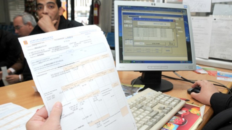 فواتير الكهرباء تصدم الجزائريين قبيل عيد الأضحى