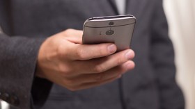 لا هواتف محمولة “مجانية” لأعوان الدولة والمنتخبين