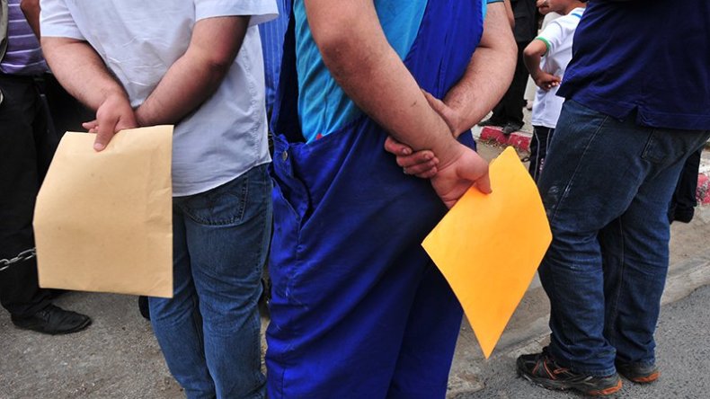 700 ألف عامل بعقود ما قبل التشغيل  يطالبون بتسوية وضعيتهم