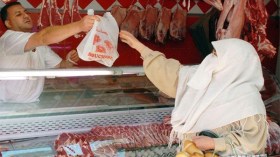 جزّارون يحتالون على المواطنين ويبيعونهم “دوارة” مجمدة