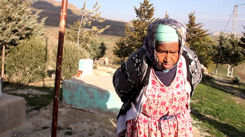 “ميمونة”.. قصة مُثيرة لثمانينية حيّة بين الأموات في تيسمسيلت؟!