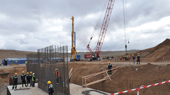 تسريح 1100 عامل من أشغال الطريق السيار جن جن – العلمة