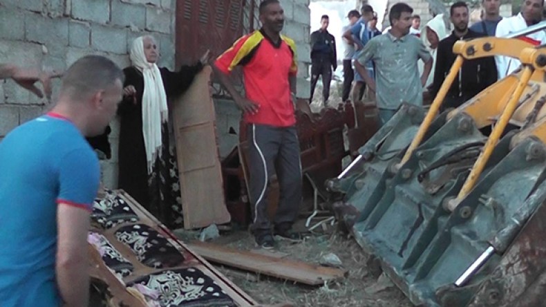 هكذا قتلت جرافة طفلا خلال هدم سكنات بعنابة