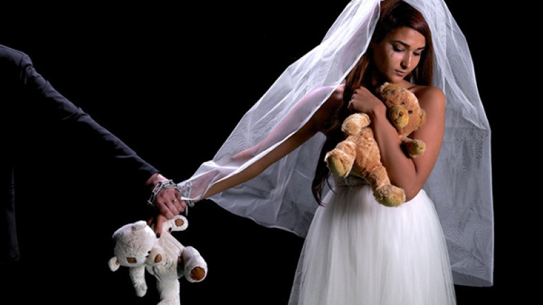 زواج القاصرات.. فستان أبيض بورقة طلاق مؤجلة