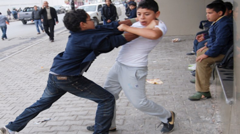 العنف.. التّنمر والمخدرات ثالوث ينخر المدارس والتلاميذ