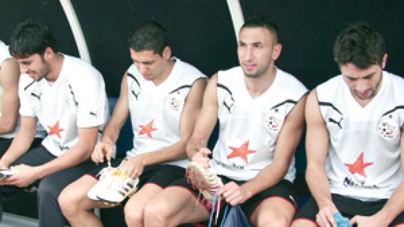 ثمانية سيناريوهات محتملة في مجموعة الجزائر